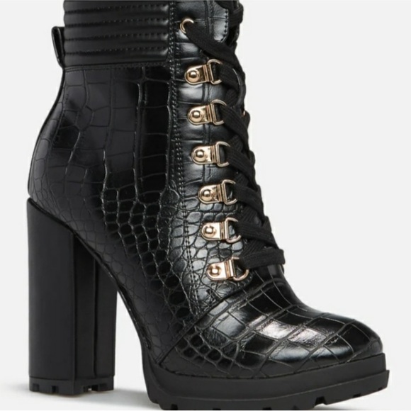 New In Box Shandee Black Lace Up Bootie, 5.5 - Picture 2 of 7